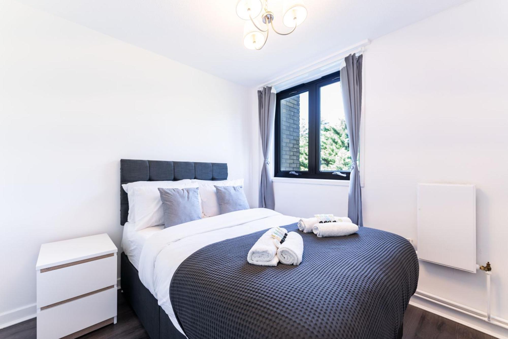 Luxury 3 Bedroom Flat With Balcony In Westbourne Park ロンドン エクステリア 写真