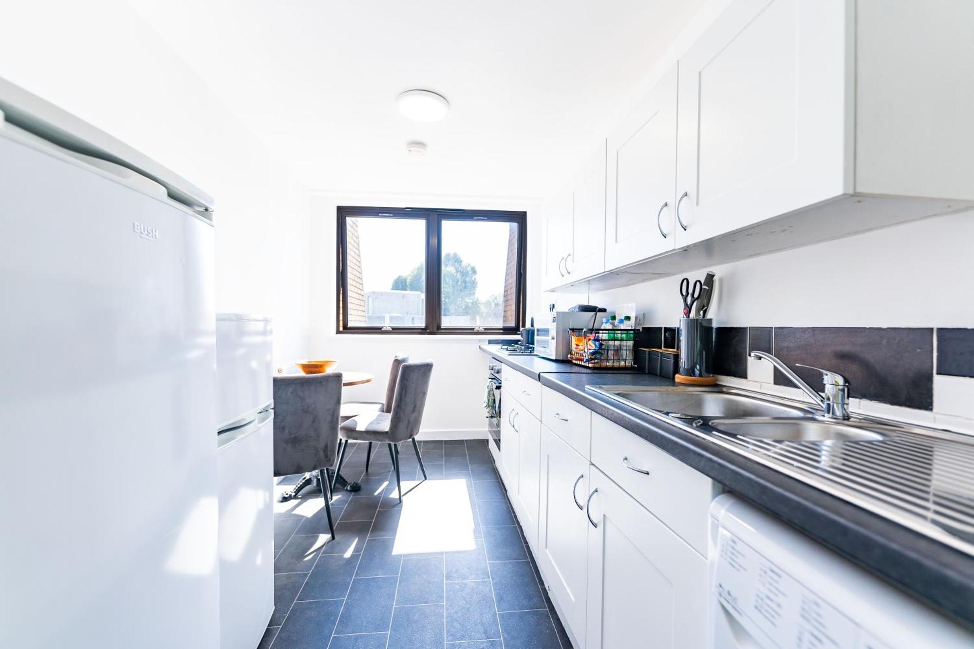 Luxury 3 Bedroom Flat With Balcony In Westbourne Park ロンドン エクステリア 写真